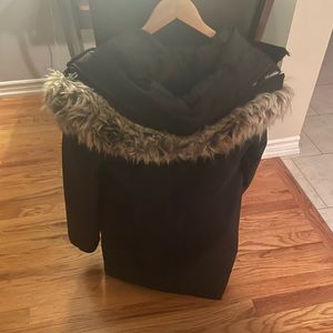 Womens winter jacket , very good condition .. used for one winter